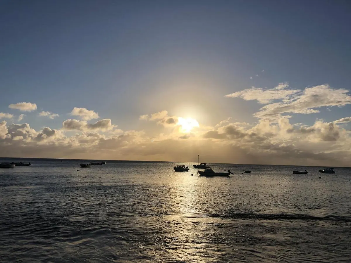 Marazul Dive Resort. 3 Bedroom Seafront House. Dive, Snorkel, Enjoy Amazing Sunsets Westpunt
