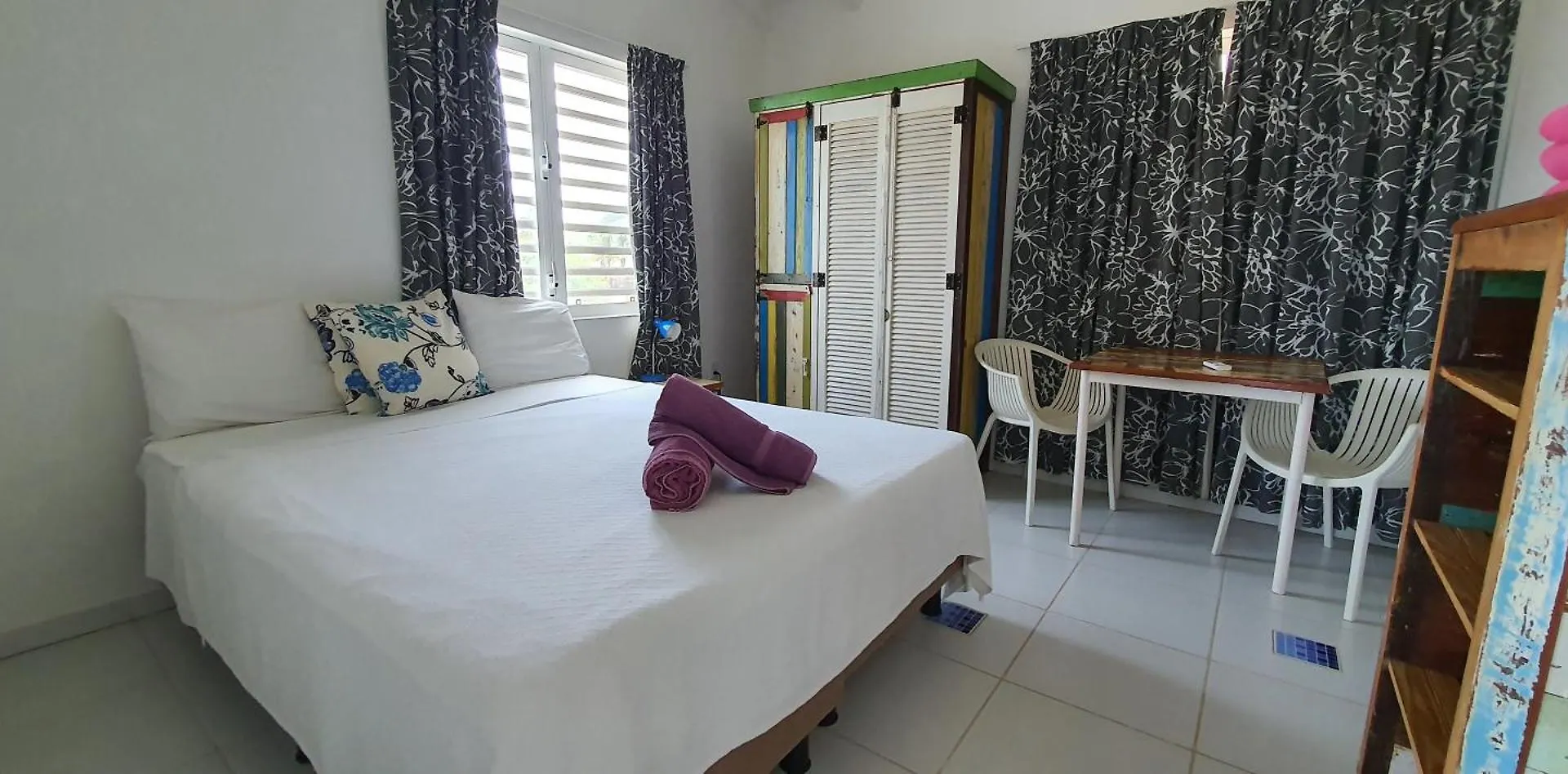 Marazul Dive Resort. 3 Bedroom Seafront House. Dive, Snorkel, Enjoy Amazing Sunsets Westpunt