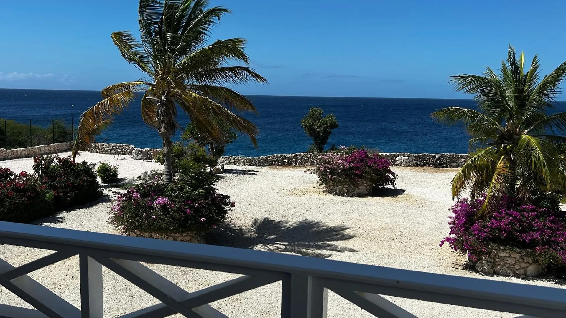 Marazul Dive Resort. 3 Bedroom Seafront House. Dive, Snorkel, Enjoy Amazing Sunsets Westpunt